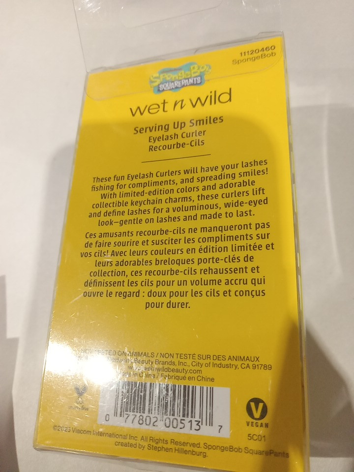 2 Wet n Wild Spongebob Serving up smiles Eyelash Curler - metallic yellow - SpongeBob image 3