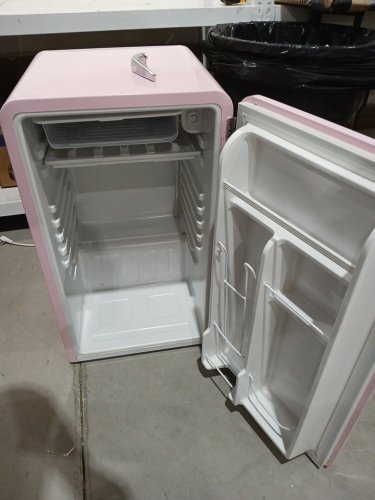 frigidaire compact rounded retro premium mini fridge - 3.2 cu.ft - pink (model: efr372-pink-6com) image 3