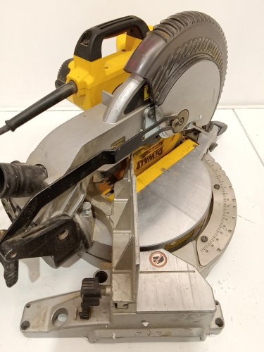 dewalt corded miter saw, 15 amp , TOOL ONLY, 10" - YELLOW (MODEL: DWS713) image 8