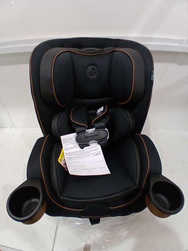 Maxi-Cosi Kani 4-in-1 Convertible Car Seat with Adjustable Headrest & Washable Designer Fabric - Black (model: 22442CDBK) image 5