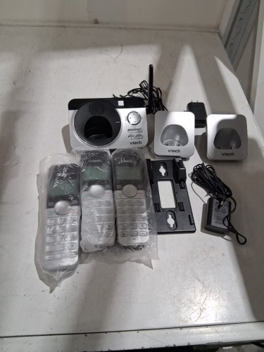 6PC VTECH HANDSET CORDLESS PHONE SYSTEM WITH CALLER ID/CALL WAITING - BLACK AND SILVER (MODEL: CS5229-3) image 2