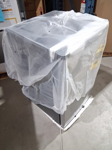 whirlpool mini refrigerator/FRIDGE with reversible door - freezer compartment - 4.3cu.ft stainless steel and black (model:wh43s1e) image 3