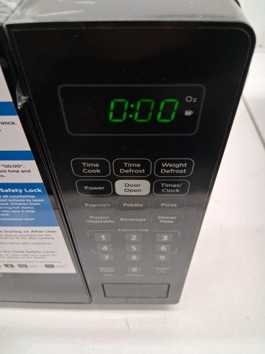 DANBY 700w COUNTERTOP MICROWAVE - 0.7 CU.FT - BLACK (MODEL: DBMW0721BBB) image 3