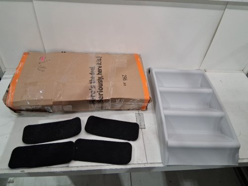 PETSAFE COZYUP FOLDING 4-STEP PET STEPS - 2O" - GREY (MODEL: ZTV00-17045) image 3