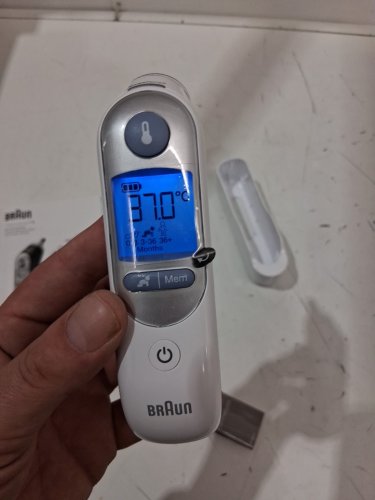 Braun ThermoScan 7 Ear Thermometer with Age Precision for Infants, Children and Adults (MODEL:IRT6520CA) image 4