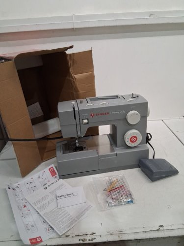 SINGER HEAVY DUTY SEWING MACHINE WITH 11 BUILT-IN STICHES - GREY (MODEL: HD4411) image 3