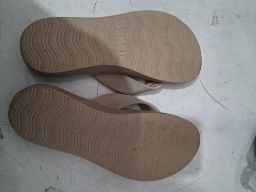 women's bench comfort flip flops - size 7- tan (style : 5220010) image 2