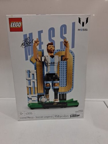 958PC LEGO LIONEL MESSI – SOCCER LEGEND SET (MODEL:43015) image 2