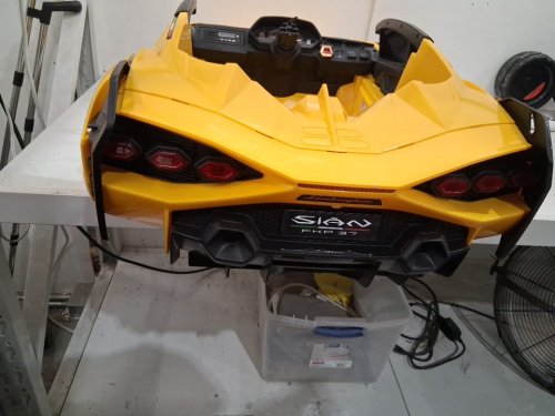 INFANS 12V Licensed Lamborghini Ride On Car with Parent Remote Control - 55lbs max - Yellow (Model: TQ10069US-YW) image 9