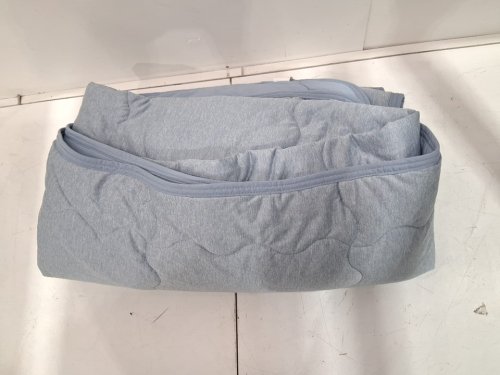 BERKSHIRE REVERSIBLE DOWN-ALTERNATIVE COOLING BLANKET - QUEEN - BLUE (MODEL: 1986200) image 3