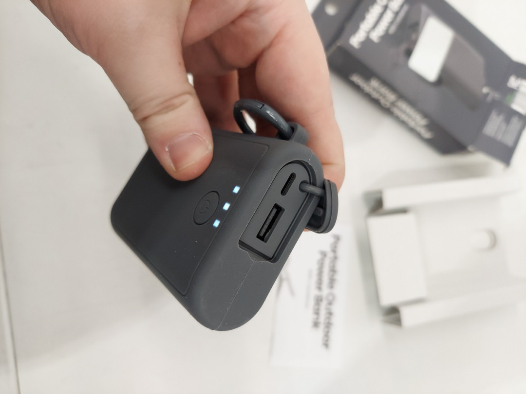 gems portable outdoor 12w power bank with carabiner - usb & usb-c output, 6000mah - dark grey image 5