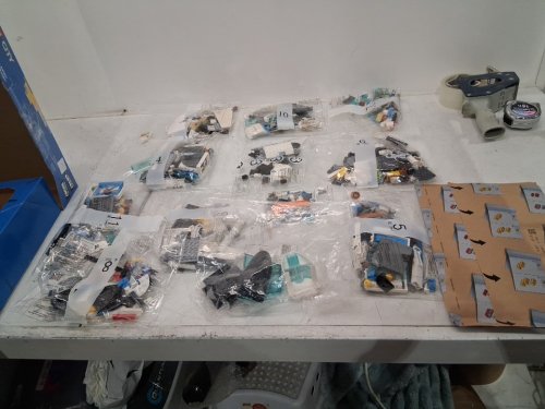 887PC LEGO AIRPORT WITH AIRPLANE (MODEL: 60502) image 2