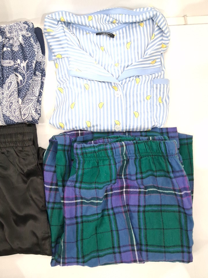 4 assorted women's pjs pajama pieces - assorted brands and colours - extra large image 4