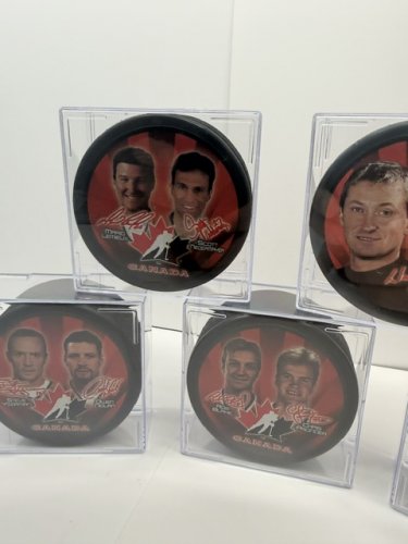 5PC SET COLLECTIBLE TEAM CANADA SALT LAKE 2002 MCDONALDS COLLECTOR HOCKEY PUCKS image 8