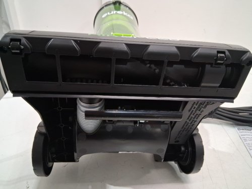 EUREKA AIRSPEED ULTRA-LIGHTWEIGHT COMPACT BAGLESS UPRIGHT VACUUM CLEANER - GREEN/BLACK (MODEL: NEU10AE4) image 3