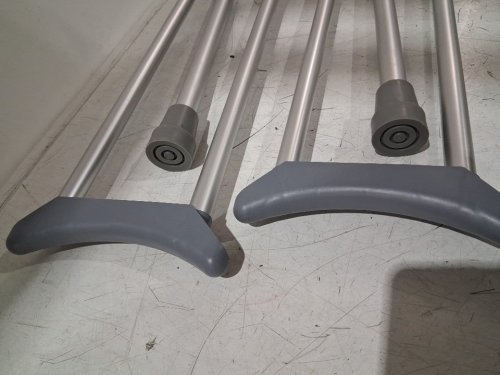 STANDARD ALUMINUM ADJUSTABLE CRUTCHES - 5.2FT TO 5.10FT - ALUMINUM image 3