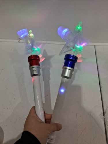 2pk Light Up LED spinning Star wand - red/blue/multi coloured image 2