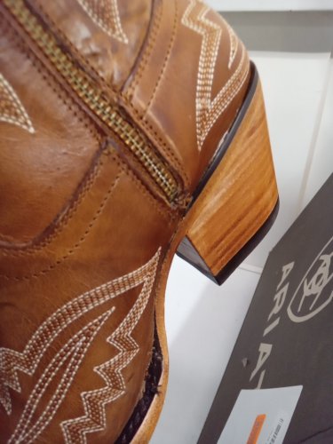 women's Ariat Casanova Western Boots - 8.5 - Naturally Distressed Brown (style: 10034002) image 5