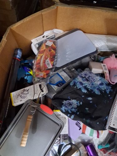 assorted MIXED item MYSTERY PALLET - VARIOUS PRODUCTS - aprox 300+ - (pallet #40) image 6