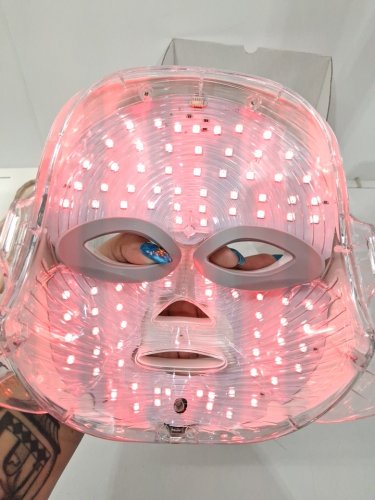 led light therapy facial beauty instrument mask with 7 colour modes - white image 4