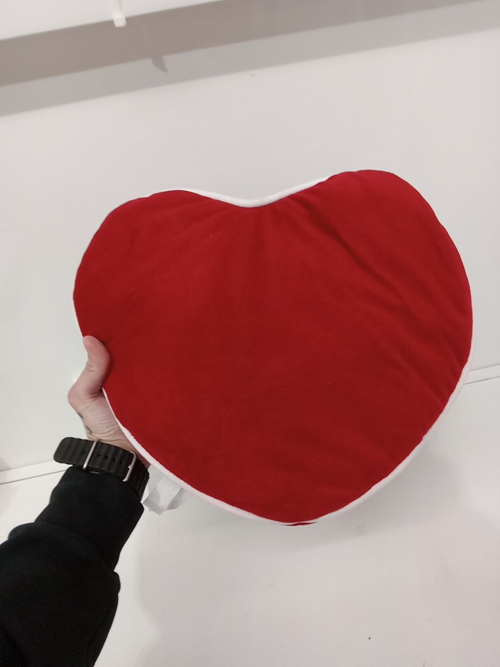 2 bullseye's playground decorative "love you" heart pillow - 13" x 14" - Red / white image 4