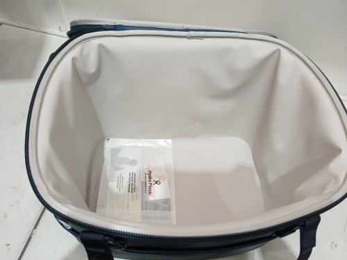 hydro flask carryout cooler - 30l - harbour blue (model: cpco384) image 4