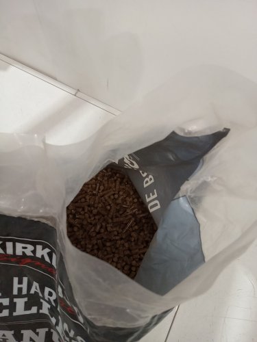 Kirkland Signature Premium Blend BBQ Hardwood Pellets - oak, hickory, maple, and cherry - 39.6lbs (model: 1610159) image 3