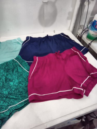 4 ASSORTED PAJAMA SHORTS - MED - ASSORTED BRANDS image 2