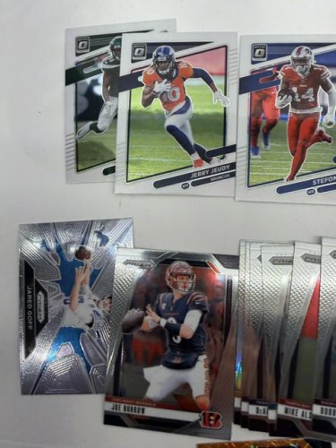 95 ASSTD FOOTBALL CARDS image 8