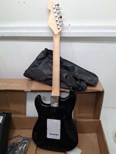Electric Guitar Beginner Kit with Amplifier for Starters - 39" - black (model: mu10142us) image 6