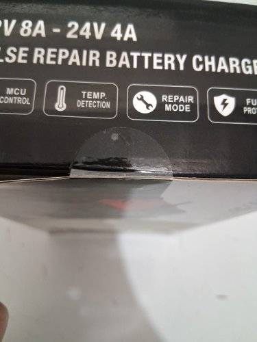Portable Pulse Repair Battery Charger for Cars and Motorcycles with LCD Display - 12v 8A - 24V 4A - Red / Black image 4