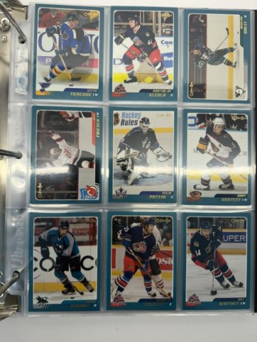 300 APPROX ASSSTD 2003 O-PEE-CHE NHL HOCKEY CARDS image 9