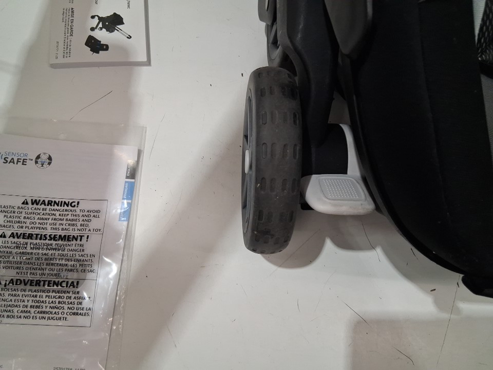 Evenflo Shyft DualRide Infant Car Seat and Stroller Combo - 35lb max - black (Model: 37312460CG) image 5