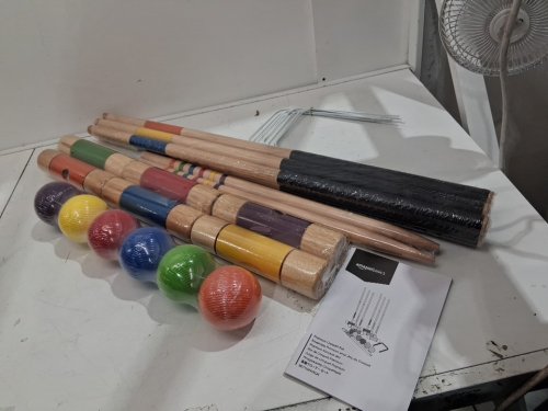 Amazon Basics Six Player Croquet Set with Wooden Mallets and Carry Case - black image 3