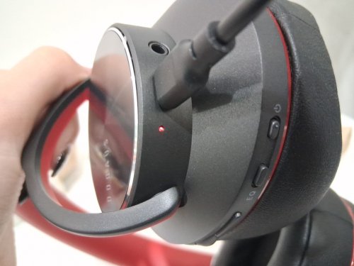 DOQAUS Bluetooth Over the Ear Headphones - 90H Battery Life - Red / Black (Model: Care 1) image 4
