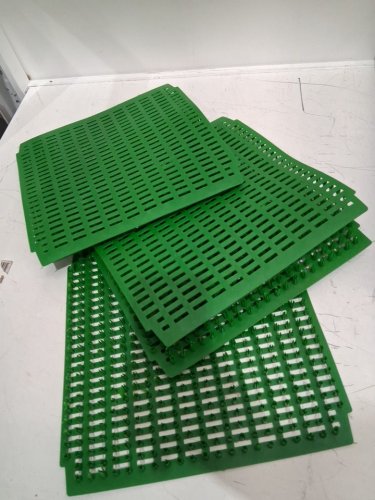 5PK Tossca Durable Plastic Roll Away Nesting Boxes for Chicken Coops - green/black image 5