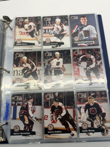 550 APPROX ASSSTD NHL PRO SET 1990 HOCKEY CARDS image 6