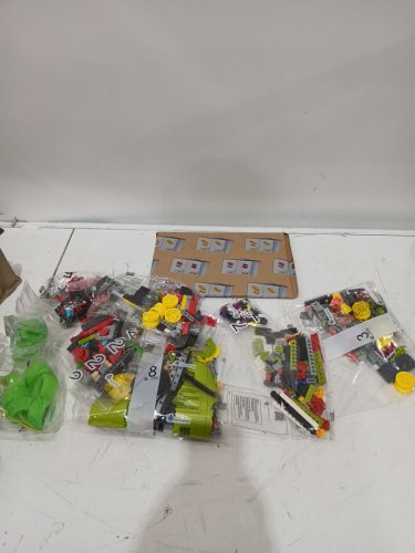 929pc LEGO DREAMZzz Mateo's Spray Paint Truck- multicolor (model: 71499) image 3