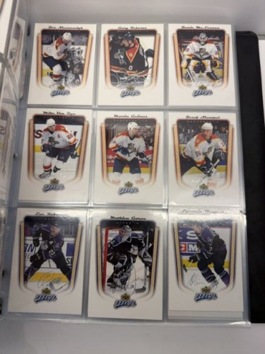 370 APPROX ASSSTD 2005 UPPER DECK MVP HOCKEY NHL CARDS image 16