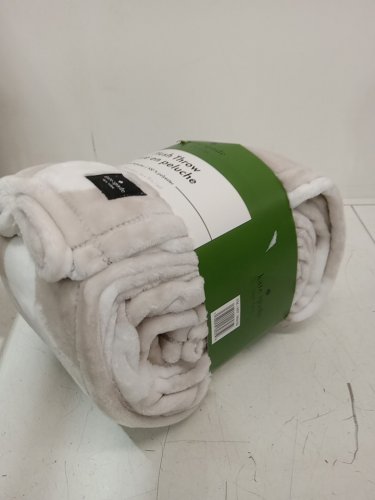 kate spade plush throw blanket - 60" x 70" - beige/WHITE (model: 1859162) image 3