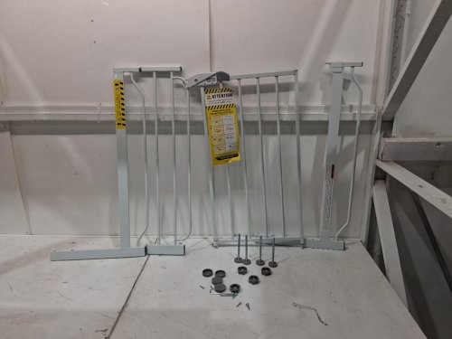 REGALO EASY-STEP METAL WALK-THROUGH SAFETY GATE - 30" X 29'' - 38.5'' - WHITE (MODEL: 1160DS) image 3