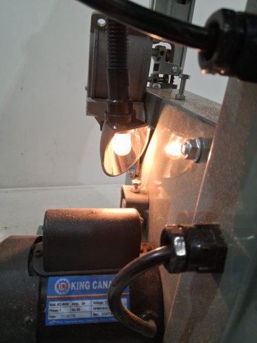 King Canada Wood Bandsaw with light & Laser - 9" - grey (model: KC-902C) image 9