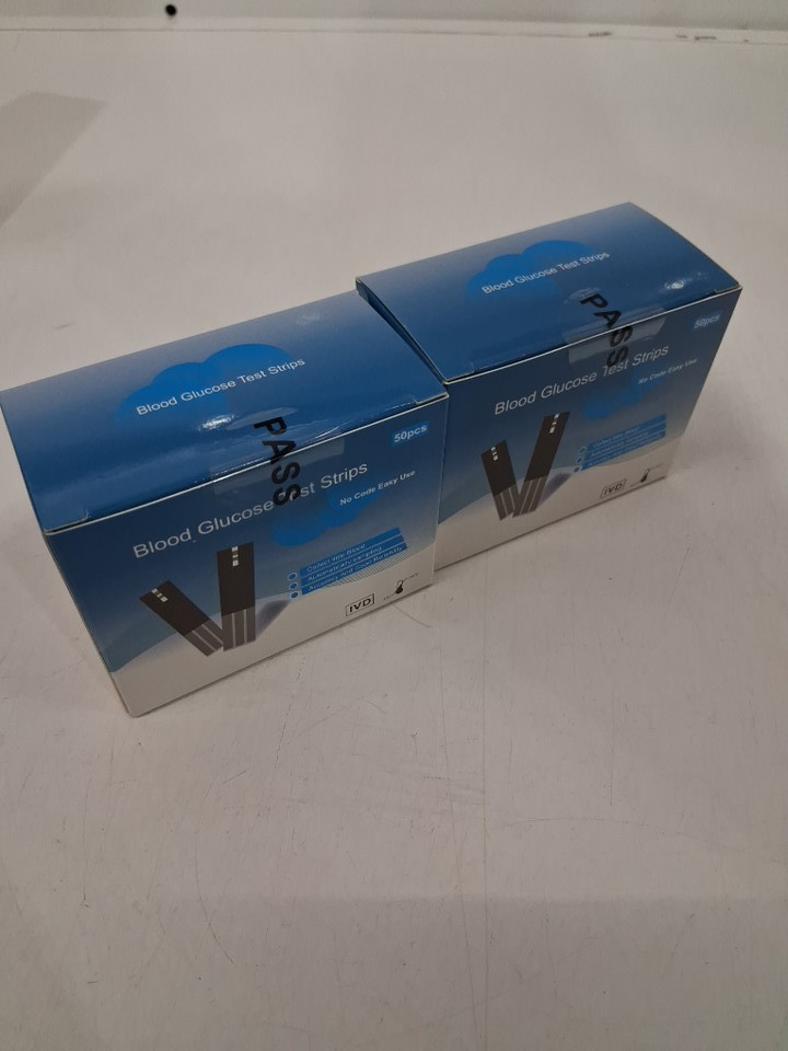 Blood Glucose Monitor Device Kit with 100 STRIPS AND LANCETS WITH CARRYING CASE image 5
