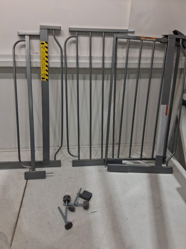 REGALO EASY STEP EXTRA WIDE METAL SAFETY GATE - 30" X 29" TO 49" - PLATINUM GREY (MODEL: 1164EPDS) image 3