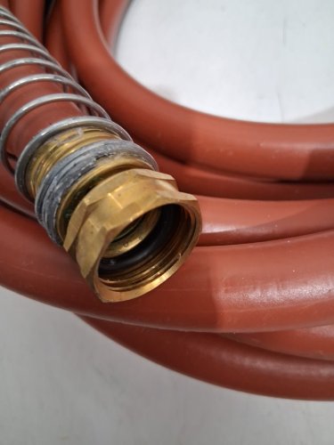 GILMOUR PRO 75FT PROFESSIONAL COMMERCIAL HOSE, HEAVY DUTY, 400PSI BURST STRENGTH, 3/4" DIAMETER image 3