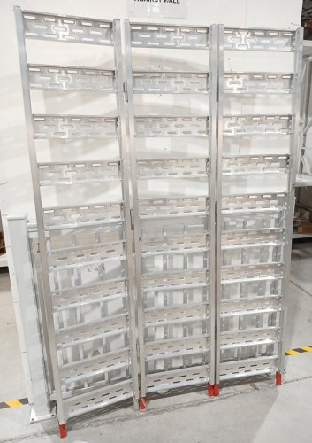 Garvee Aluminum Tri-Folding Truck Ramp - 75" x 50" - 1500lbs - Silver image 3
