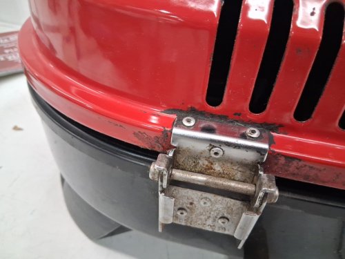Coleman RoadTrip 225 Portable TABLETOP Propane Grill with INSTASTART IGNITION - 225 SQ.IN 11000BTU - RED - (model: 9901) image 12