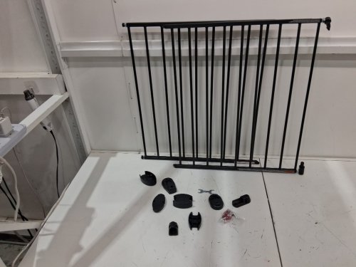 MUNCHKIN PUSH TO CLOSE EXTENDING SAFETY GATE for stairs with hardware - fits upto 45" - BLACK (MODEL: MK0001-REV4) image 3