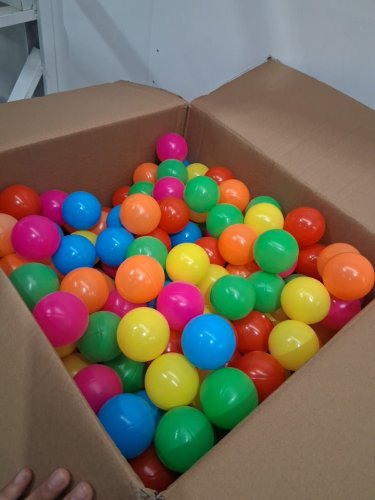 400pk Amazon Basics BPA Free Plastic Ball Pit Balls - 2.3" balls - 6 bright colors (model: 76188) image 4