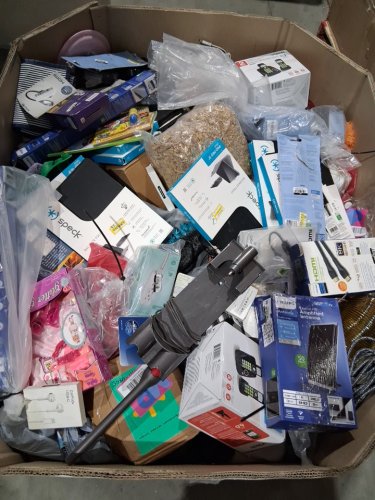 assorted MIXED item MYSTERY PALLET - VARIOUS PRODUCTS - aprox 300+ - (pallet #39) image 3